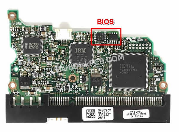 BIOSチップを交換する手順07N8979日立(HITACHI)製HDDの基板PCB